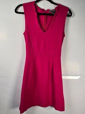 French Connection Sleeveless Scallop V-neck Fushia Sheath Dress Size 0